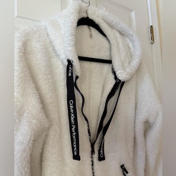 Calvin Klein Women's White and black Teddy Jacket - Picture 3 of 6